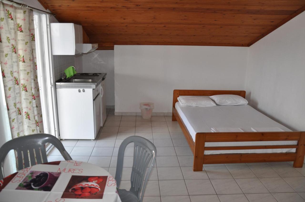 Apartments Stavroula Ηospitality Vrasná Værelse billede